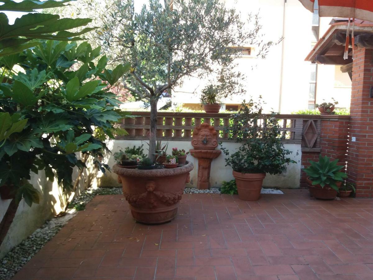 Raffinato bilocale sul mare Villa Lido di Camaiore Exterior foto